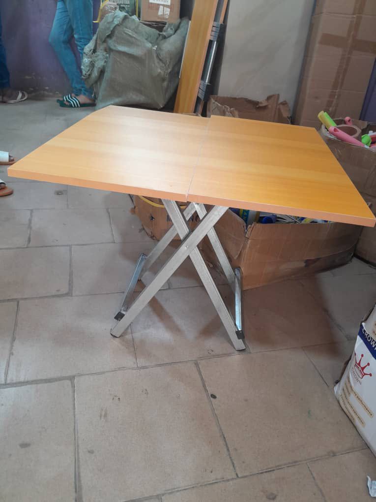 table pliante moderne